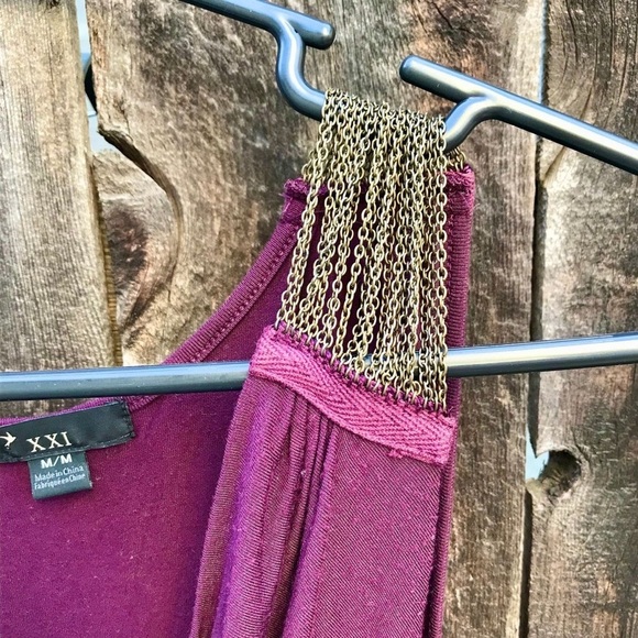 Sleeveless Burgundy Blouse w/Metal Detailing, Women’s Size M - Picture 5 of 7